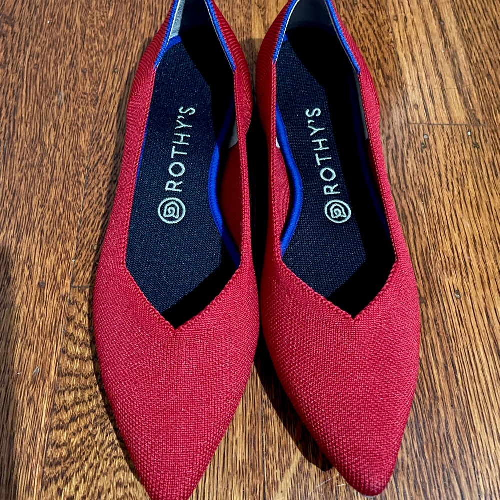 BRAND NEW w/o tag red slip on Rothy’s